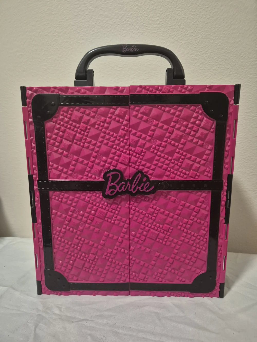 Barbie Hot Pink and Black Travel Carry Case